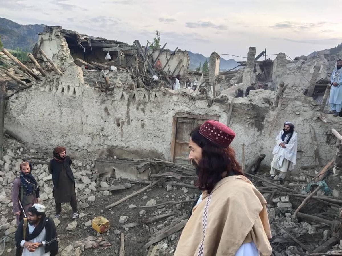 Un poderoso terremoto causa al menos 280 muertos en Afganistán.