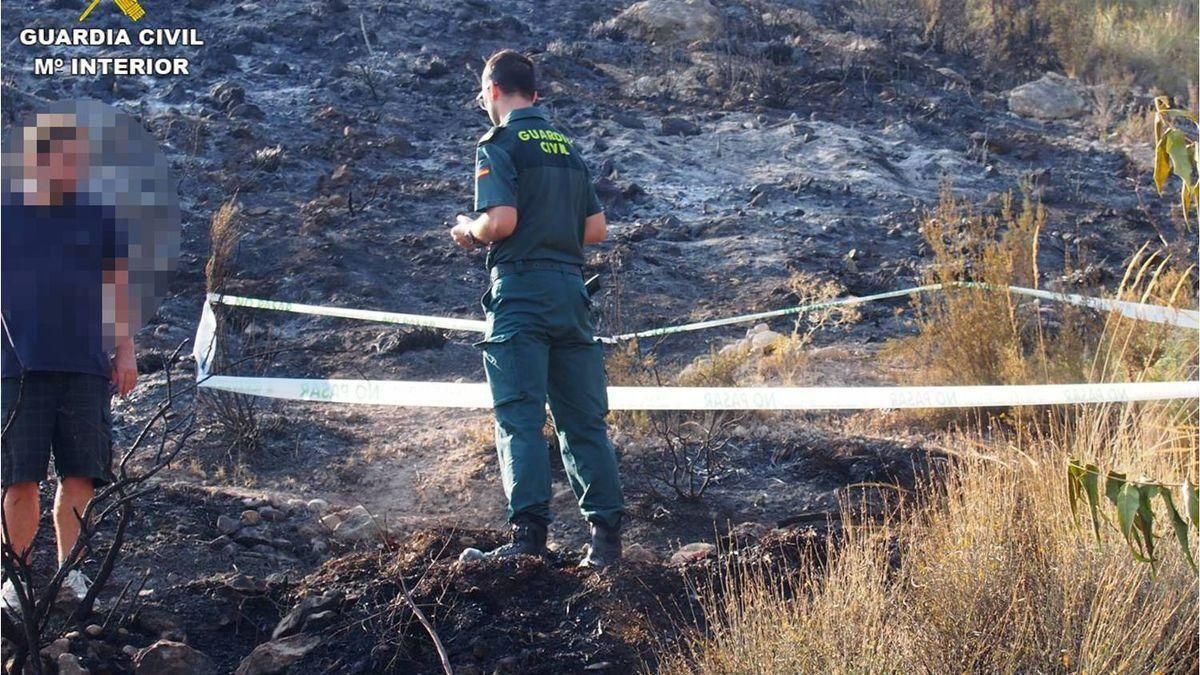 Imputado por el incendio forestal de Petrer el dueño del chalé que utilizó la barbacoa. Imputado por el incendio forestal de Petrer el dueño del chalé que utilizó la barbacoa.