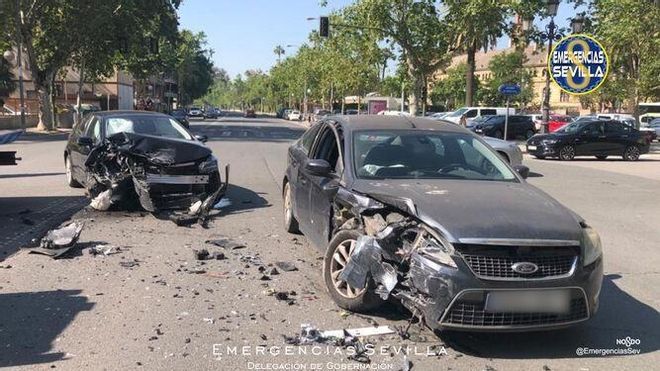 Un conductor ebrio provoca 4 heridos graves en Sevilla tras un giro prohibido