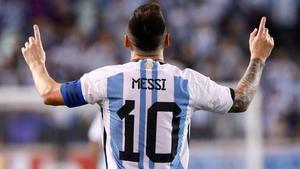 Messi celebra su gol ante Jamaica