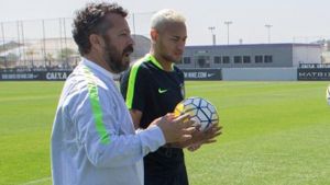 Neymar, en las instalaciones del Corinthians Neymar, en las instalaciones del Corinthians
