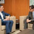 El líder del PSOE, Pedro Sánchez, con el del PSC, Salvador Illa, en la reunión de este miércoles.