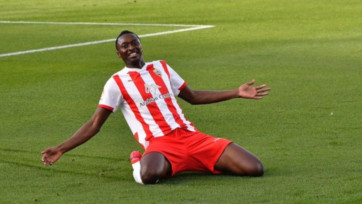 Sadiq brilla en Segunda con el Almería y interesa al Sevilla | Carlos Barba / Diario AS Sadiq brilla en Segunda con el Almería y interesa al Sevilla | Carlos Barba / Diario AS