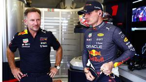Christian Horner, director de Red Bull, junto a su bicampeón  Max Verstappen