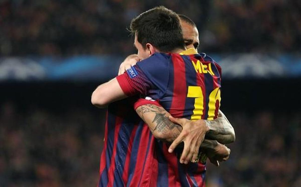 Messi y Alves se entienden a la perfección Messi y Alves se entienden a la perfección