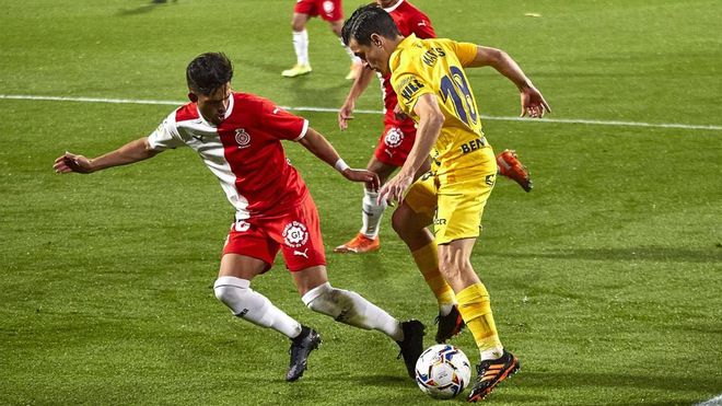 Yan Couto durante un encuentro con el Girona Yan Couto durante un encuentro con el Girona