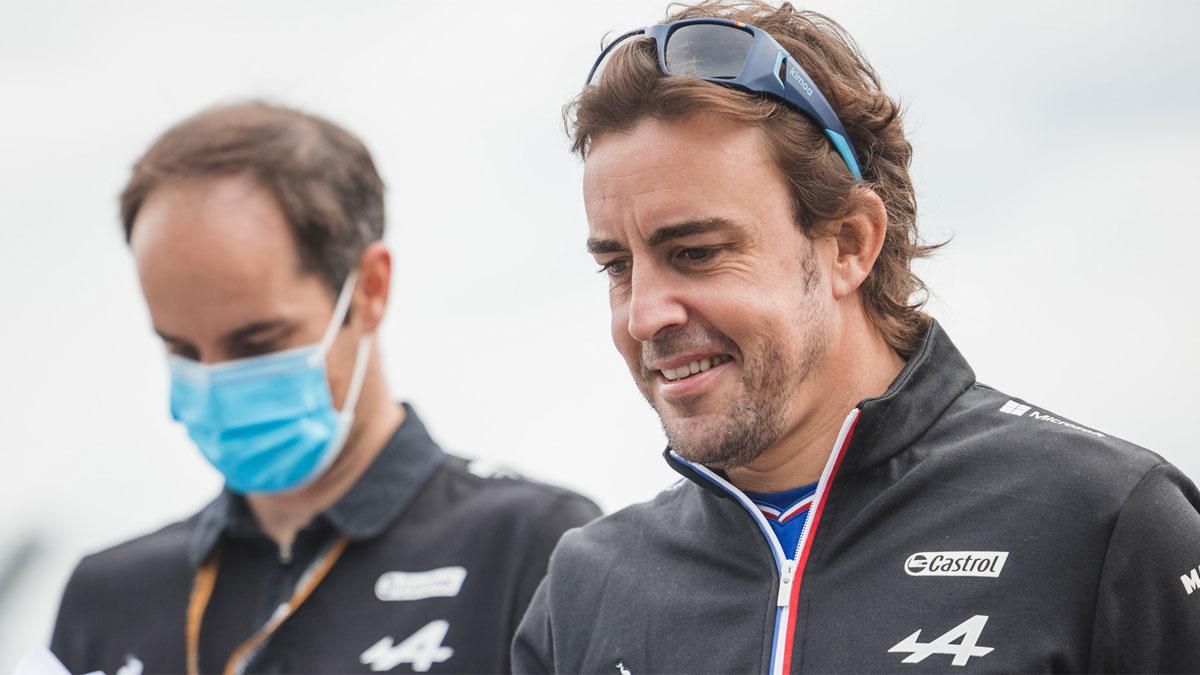 Fernando Alonso , a su llegada a Sochi Fernando Alonso , a su llegada a Sochi