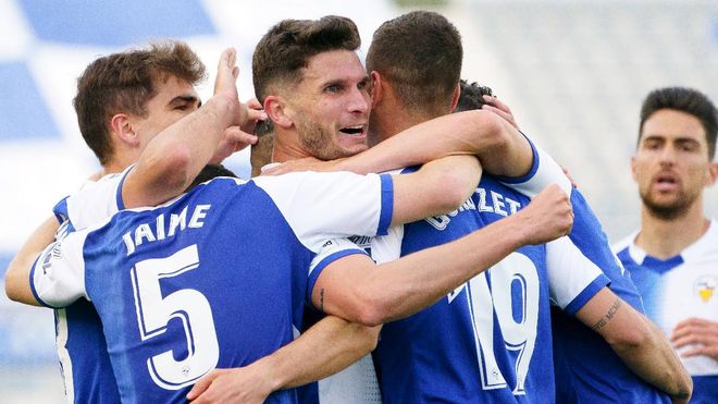El Sabadell celebra la victoria ante el Rayo El Sabadell celebra la victoria ante el Rayo