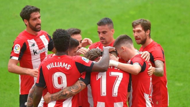Los jugadores del Atlético de Bilbao celebrando un gol en un partido de LaLiga Los jugadores del Atlético de Bilbao celebrando un gol en un partido de LaLiga