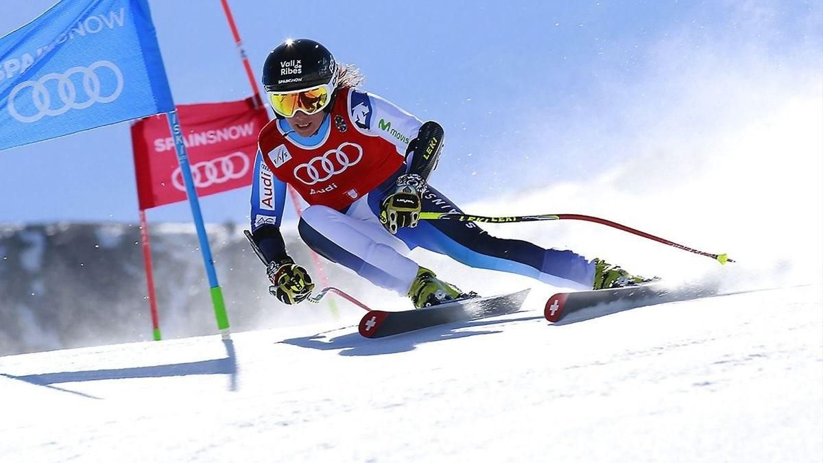 Nuria Pau se cayó en la segunda manga del Slalom Gigante Nuria Pau se cayó en la segunda manga del Slalom Gigante