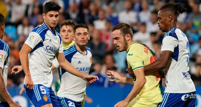 El Eibar suma un punto en Zaragoza con nueve futbolistas