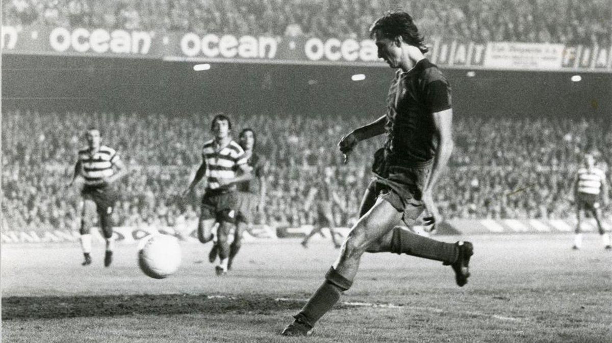 Johan Cruyff debutó contra el Granada en el Camp Nou Johan Cruyff debutó contra el Granada en el Camp Nou