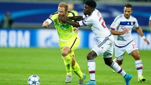 Umtiti juega en el Olympique de lyon Umtiti juega en el Olympique de lyon