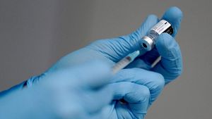 Madrid suspende su plan de vacunación a los sanitarios por falta de dosis Madrid suspende su plan de vacunación a los sanitarios por falta de dosis