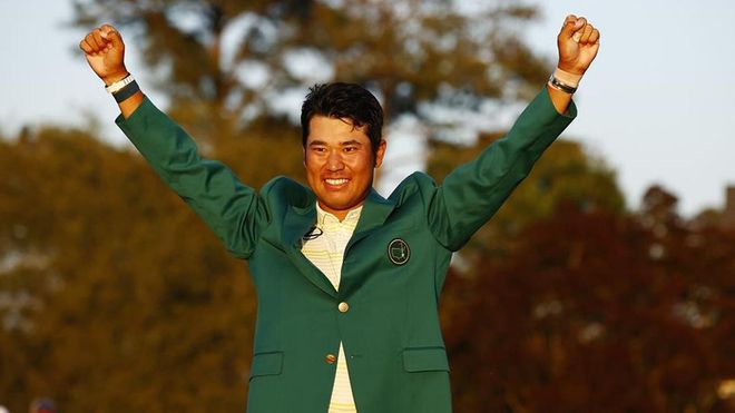 Matsuyama pudo sonreir al fin, cuando se enfundó la chaqueta verde de campeón Matsuyama pudo sonreir al fin, cuando se enfundó la chaqueta verde de campeón