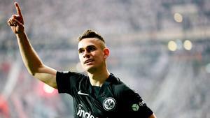 Eintracht de Frankfurt - West Ham | El gol de Rafael Santos Borré