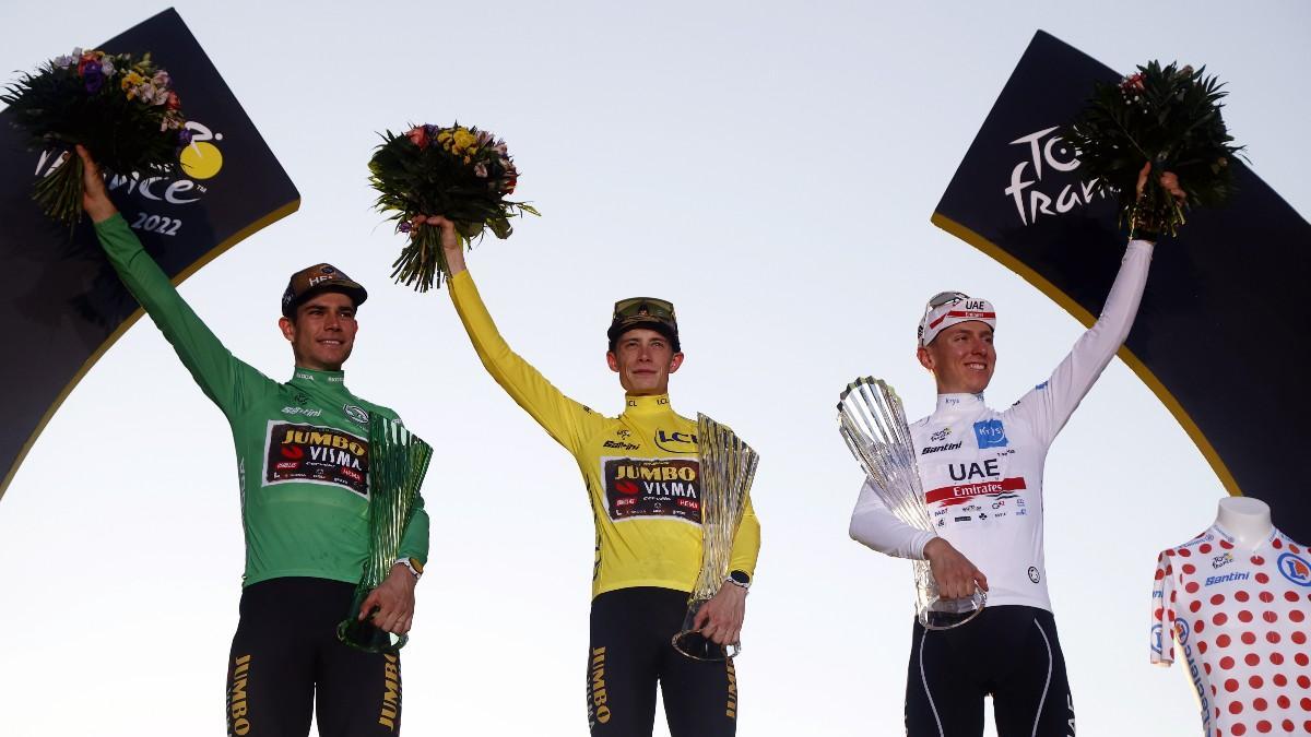 Wout van Aert, Jonas Vingegaard y Tadej Pogacar, durante el Tour de Francia 2022