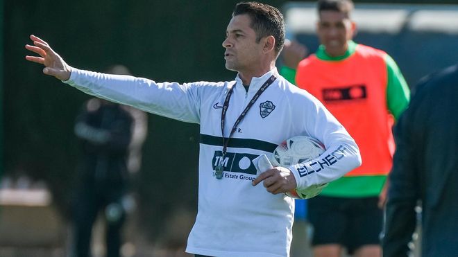 El Elche ya piensa en el partido ante el Barça