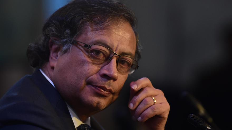 Petro reemplaza a tres ministros en Colombia