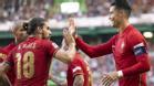 Cristiano Ronaldo celebra con Ruben Neves un gol de la selección de Portugal