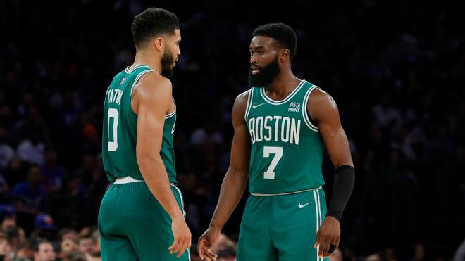 Tatum impone su ley en la victoria de los Celtics ante los Raptors