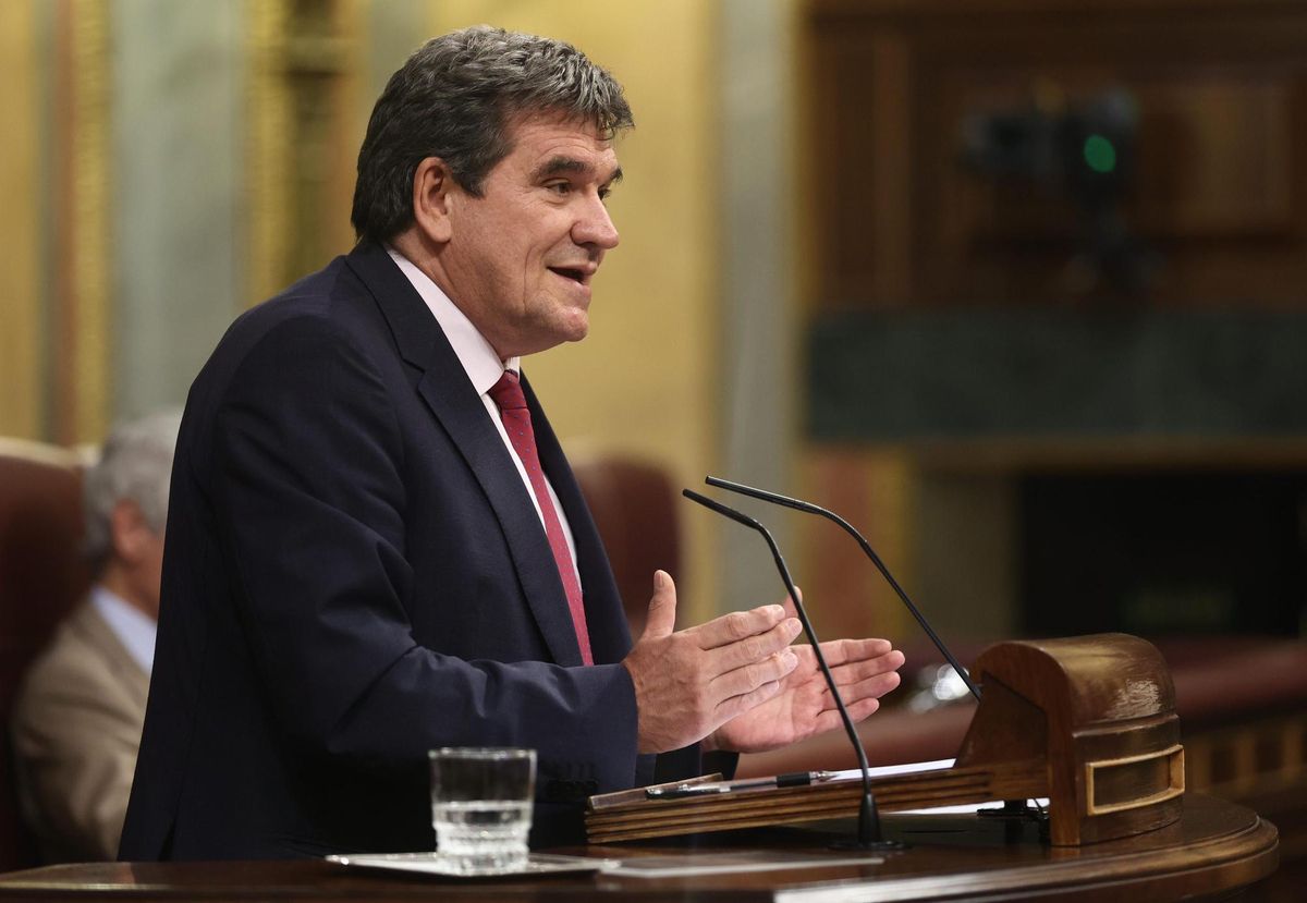 El ministro de Inclusión, Seguridad Social y Migraciones, José Luis Escrivá, en una sesión plenaria, en el Congreso de los Diputados. El ministro de Inclusión, Seguridad Social y Migraciones, José Luis Escrivá, en una sesión plenaria, en el Congreso de los Diputados.