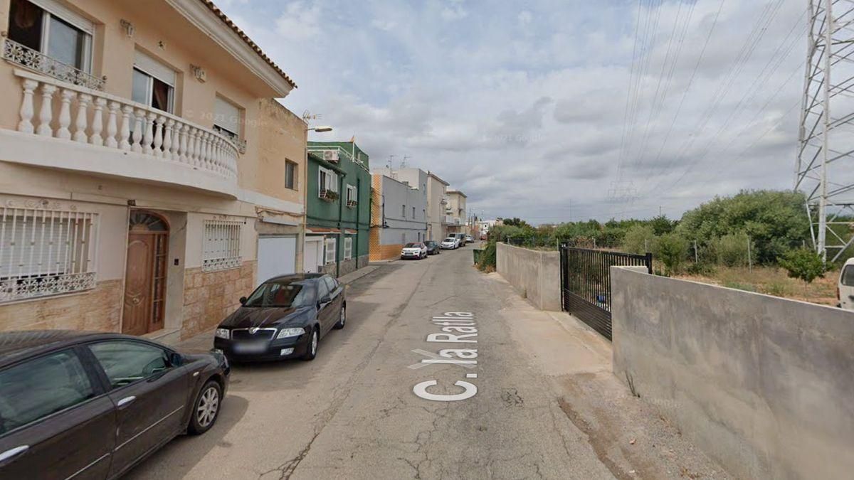 El Camí la Ratlla que une Castellón y Almassora fue escenario este lunes de una escena de película que pudo acabar en tragedia. El Camí la Ratlla que une Castellón y Almassora fue escenario este lunes de una escena de película que pudo acabar en tragedia.