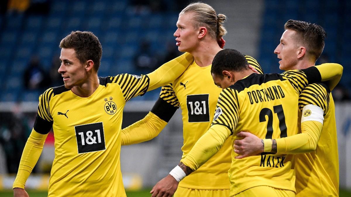 Los jugadores del Borussia Dortmund celebran un gol frente al Hoffenheim en la Bundesliga