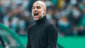 Guardiola celebrando uno de los goles de su equipo