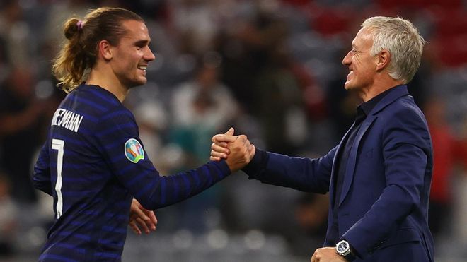 Griezmann y Deschamps, después de la victoria de Francia contra Alemania Griezmann y Deschamps, después de la victoria de Francia contra Alemania