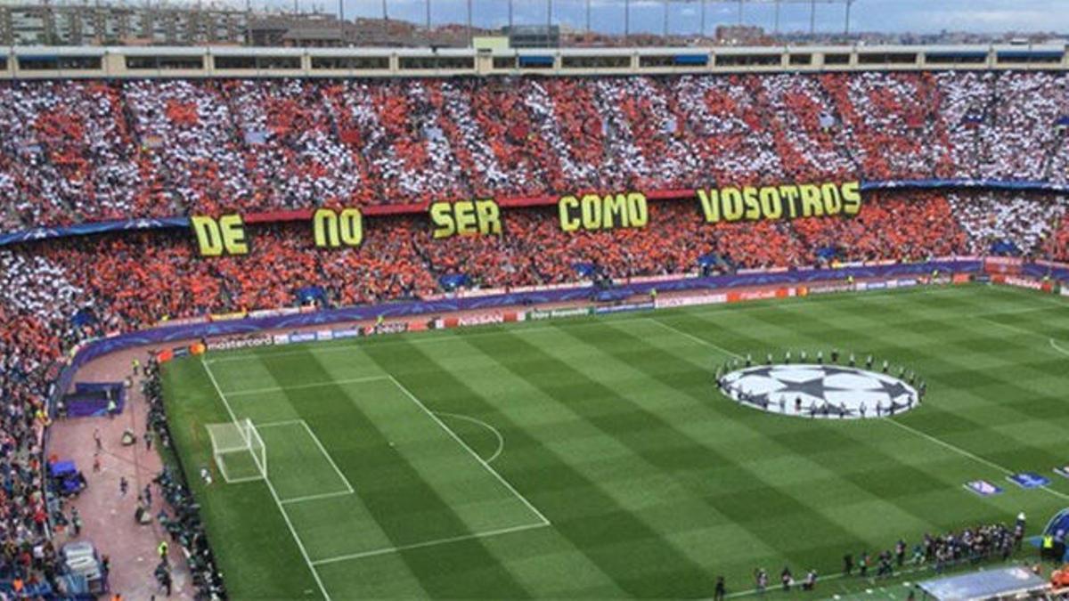 El Calderón lució un tifo contestando al que se vio en el Bernabéu