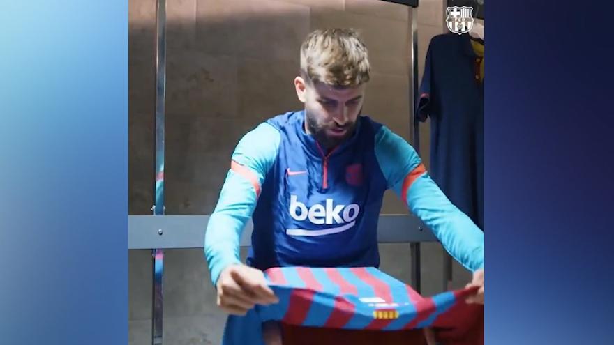 Piqué y De Jong se mojan con la nueva camiseta del Barça: “Muy creativa, muy chula”