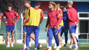 Konrad de la Fuente se ejercitó con el Barça B y esta tarde será titular Konrad de la Fuente se ejercitó con el Barça B y esta tarde será titular