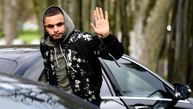 Layvin Kurzawa fue víctima de un intento de chantaje este verano Layvin Kurzawa fue víctima de un intento de chantaje este verano