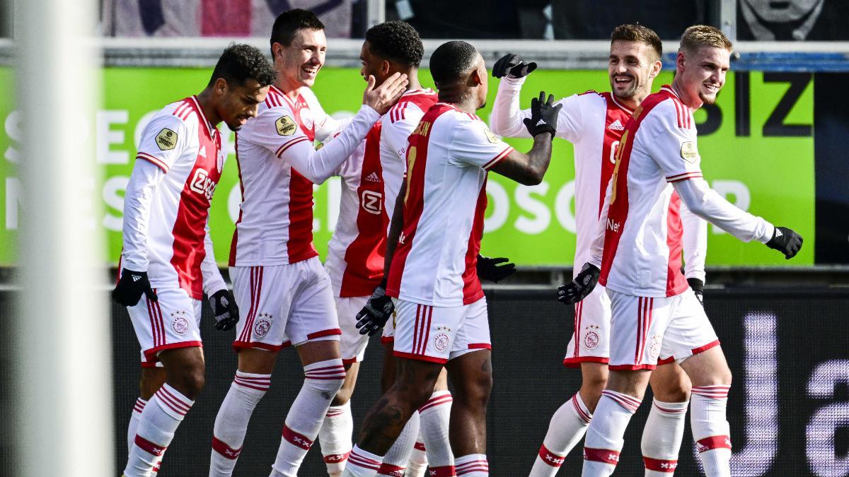 El Ajax no quiere descolgarse