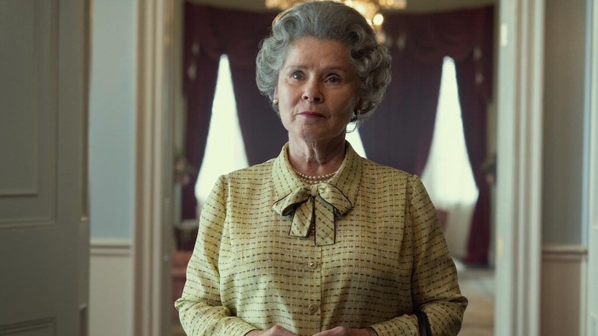 La serie sobre la vida de la reina se suma a las muestras de respeto por su fallecimiento parando su rodaje