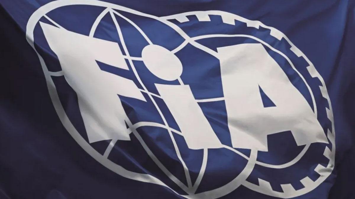 La FIA ha impuesto 5 de sanción a Alonso