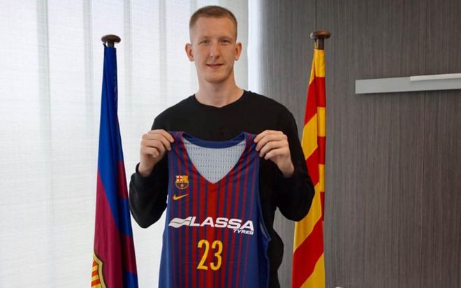 Rolands Smits ya es jugador del FC Barcelona Rolands Smits ya es jugador del FC Barcelona