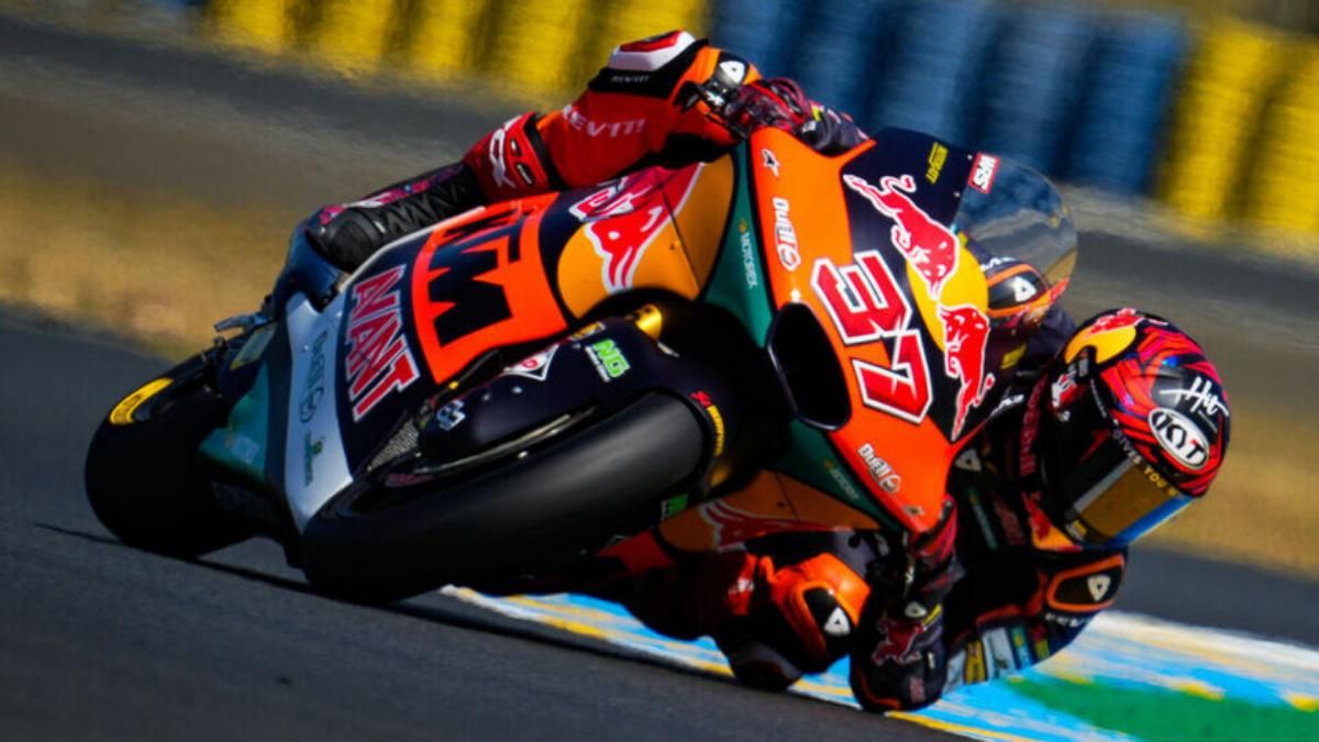 Felicidad absoluta para el piloto del Red Bull KTM Ajo Felicidad absoluta para el piloto del Red Bull KTM Ajo