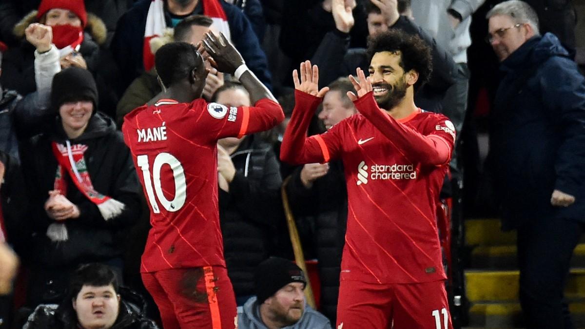 Salah y Mané celebrando uno de los goles ante el Newcastle
