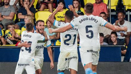 Los jugadores del Girona celebran el gol de Eric