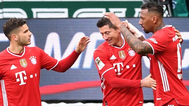 Lewandowski celebra uno de sus goles Lewandowski celebra uno de sus goles