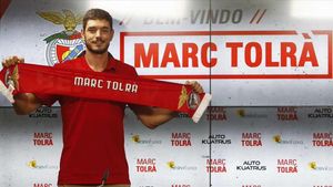 El exazulgrana Marc Tolrà firmó por una temporada más otra opcional con el Benfica El exazulgrana Marc Tolrà firmó por una temporada más otra opcional con el Benfica