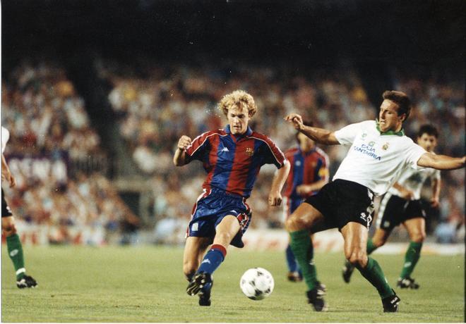 Jordi Cruyff (94/95) heredó el 9 de su padre, en esos momentos en el banquillo, y formó parte del primer equipo del Barça desde 1993 a 1996