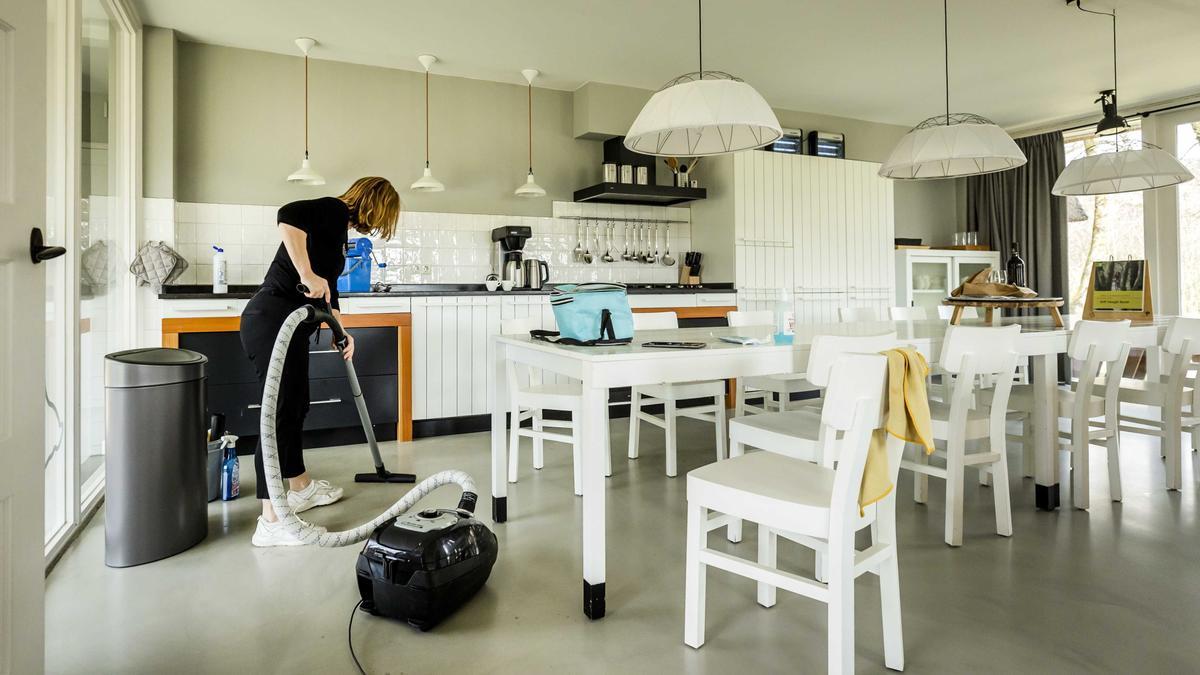 Estas son las tablas salariales de las empleadas del hogar en 2023