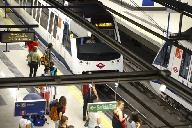 La Policía detiene a 16 jóvenes por una reyerta en el metro de Madrid