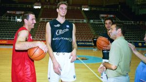 Joan Montes, junto a Pau, Nacho Rodríguez y Navarro Joan Montes, junto a Pau, Nacho Rodríguez y Navarro