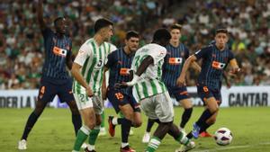 Resumen, goles y highlights del Betis 3 - 0 Valencia de la jornada 8 de LaLiga EA Sports