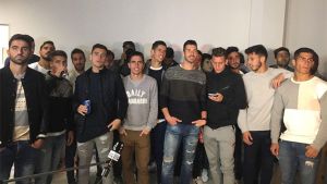 Los jugadores de la Cultural Leonesa, expectantes ante el sorteo Los jugadores de la Cultural Leonesa, expectantes ante el sorteo