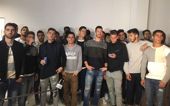 Los jugadores de la Cultural Leonesa, expectantes ante el sorteo Los jugadores de la Cultural Leonesa, expectantes ante el sorteo
